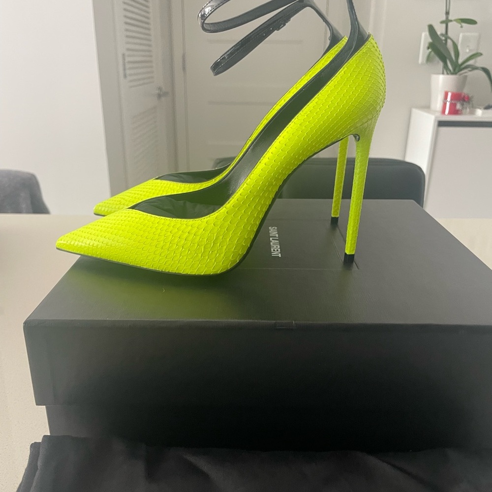 Saint Laurent Python Pumps - Picture 3 of 8